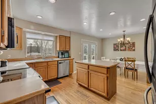 468 E Montana Dr S, Sandy, UT 84070 - Photo 10