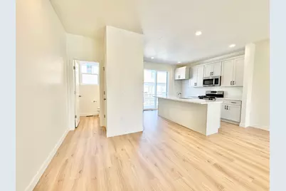 1658 N 1600 W #130, Layton, UT 84041 - Photo 8