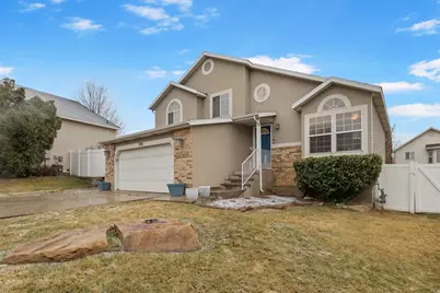 558 Eastpointe Cir, North Salt Lake, UT 84054 - Photo 2