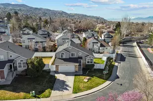 558 Eastpointe Cir, North Salt Lake, UT 84054 - Photo 8