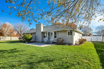 9414 S 1980 W, South Jordan, UT 84095 - Photo 4