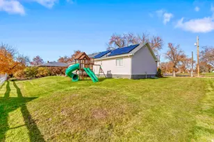 98 W 400 S, Smithfield, UT 84335 - Photo 26