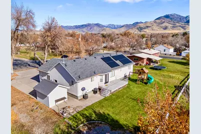 98 W 400 S, Smithfield, UT 84335 - Photo 2