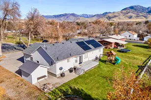 98 W 400 S, Smithfield, UT 84335 - Photo 2