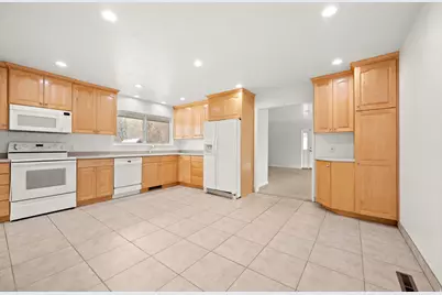 1105 E 600 N, Bountiful, UT 84010 - Photo 8