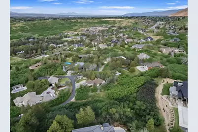 10667 S Hidden Ridge Ln, Sandy, UT 84092 - Photo 6