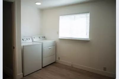 380 E 400 N, Centerville, UT 84014 - Photo 32