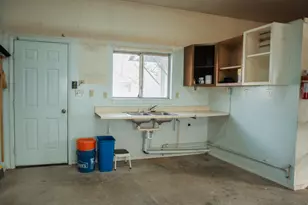 380 E 400 N, Centerville, UT 84014 - Photo 58