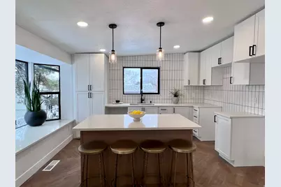 4555 S Nob Hill St W, West Valley, UT 84120 - Photo 4