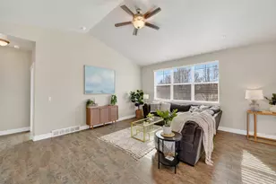 622 E Sawback Ln, Draper, UT 84020 - Photo 2