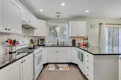 1014 Creekside Dr, Ogden, UT 84404 - Photo 8