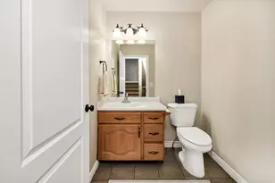 74 Canterbury Cir, Logan, UT 84321 - Photo 12