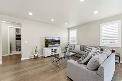 8163 S Oakridge Park Dr, West Jordan, UT 84081 - Photo 6