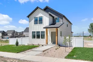 1902 E Albion Dr, Salem, UT 84653 - Photo 2