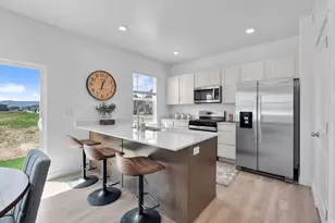 1902 E Albion Dr, Salem, UT 84653 - Photo 12