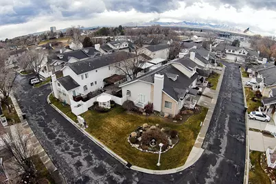 246 E Cottage Wood Ln, Murray, UT 84117 - Photo 32