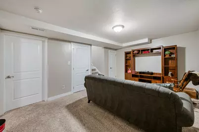 2052 E Ashton Cir S, Salt Lake City, UT 84109 - Photo 12