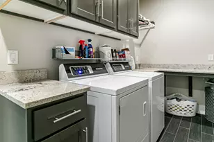 977 S Parkway E, North Salt Lake, UT 84054 - Photo 30