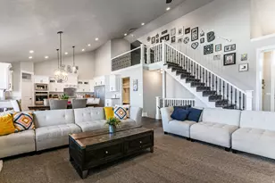 977 S Parkway E, North Salt Lake, UT 84054 - Photo 10