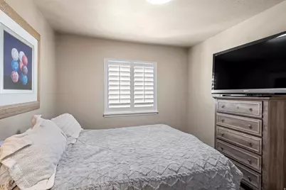 949 W Teal Run Way, Salt Lake City, UT 84119 - Photo 16