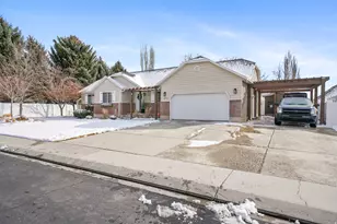 4531 W Cambridge Dr, Cedar Hills, UT 84062 - Photo 2