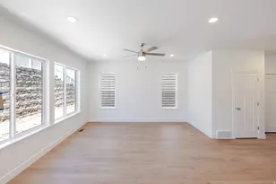 925 N 4020 W, Lehi, UT 84048 - Photo 10