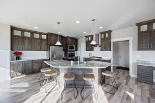 607 Sage Ln W, Saratoga Springs, UT 84045 - Photo 4