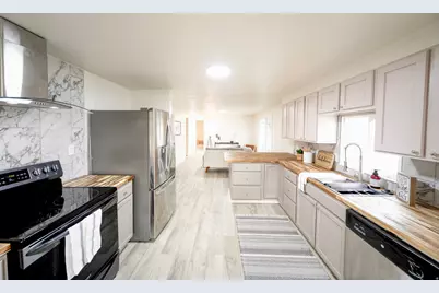 1940 W 3920 S, Roy, UT 84067 - Photo 8