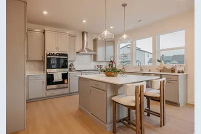 5215 S Paramount Dr, Riverdale, UT 84405 - Photo 8