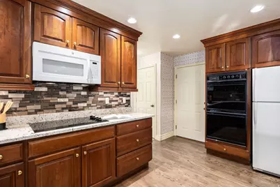 871 N Poplar Cir E, Centerville, UT 84014 - Photo 6