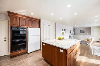 871 N Poplar Cir E, Centerville, UT 84014 - Photo 8