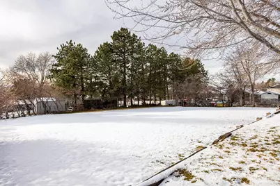 871 N Poplar Cir E, Centerville, UT 84014 - Photo 40