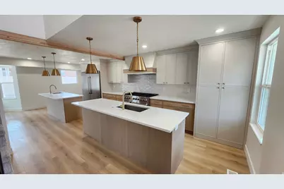 9039 S 1660 E, Sandy, UT 84093 - Photo 4