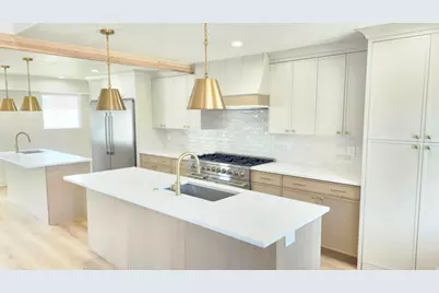 9039 S 1660 E, Sandy, UT 84093 - Photo 2