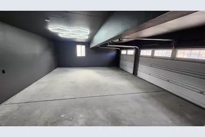 9039 S 1660 E, Sandy, UT 84093 - Photo 32