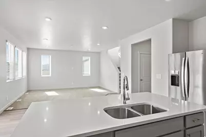 323 W 630 N #16, Tooele, UT 84074 - Photo 16