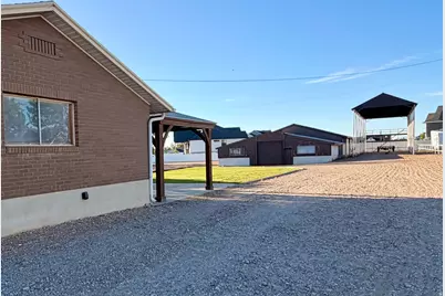 2298 W 800 N, Clinton, UT 84015 - Photo 4