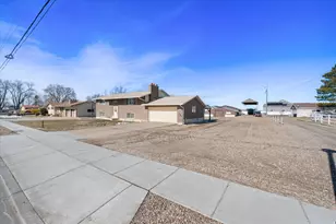 2298 W 800 N, Clinton, UT 84015 - Photo 2