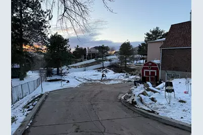 7 Rollingwood Ln, Sandy, UT 84092 - Photo 10