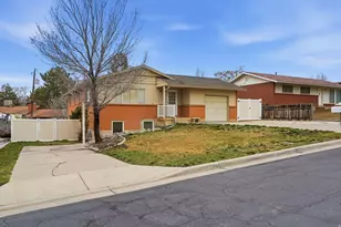 816 W 4100 S, Bountiful, UT 84010 - Photo 2