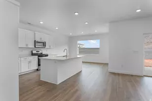 1923 S Cyclone Dr, Washington, UT 84780 - Photo 6