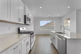 1923 S Cyclone Dr, Washington, UT 84780 - Photo 12