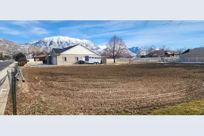 252 E Center St, Lindon, UT 84042 - Photo 2