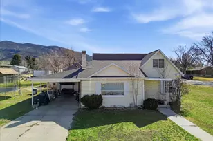 202 E 300 N, Manti, UT 84642 - Photo 2