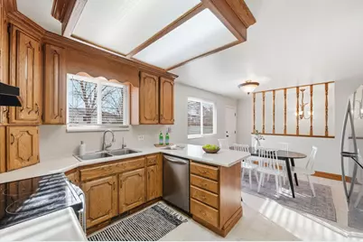 1650 E Budding Dr, Sandy, UT 84092 - Photo 4