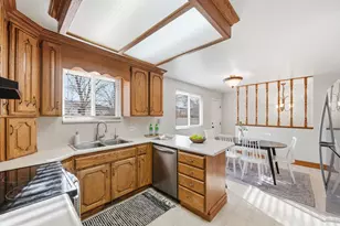 1650 E Budding Dr, Sandy, UT 84092 - Photo 4