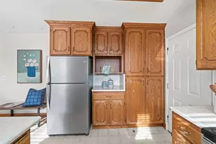 1650 E Budding Dr, Sandy, UT 84092 - Photo 8