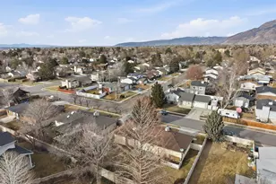 1650 E Budding Dr, Sandy, UT 84092 - Photo 22