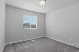 5377 W Mount Gibbs Pl, Herriman, UT 84096 - Photo 14