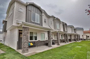 150 W Seasons Ln, Garden City, UT 84028 - Photo 2